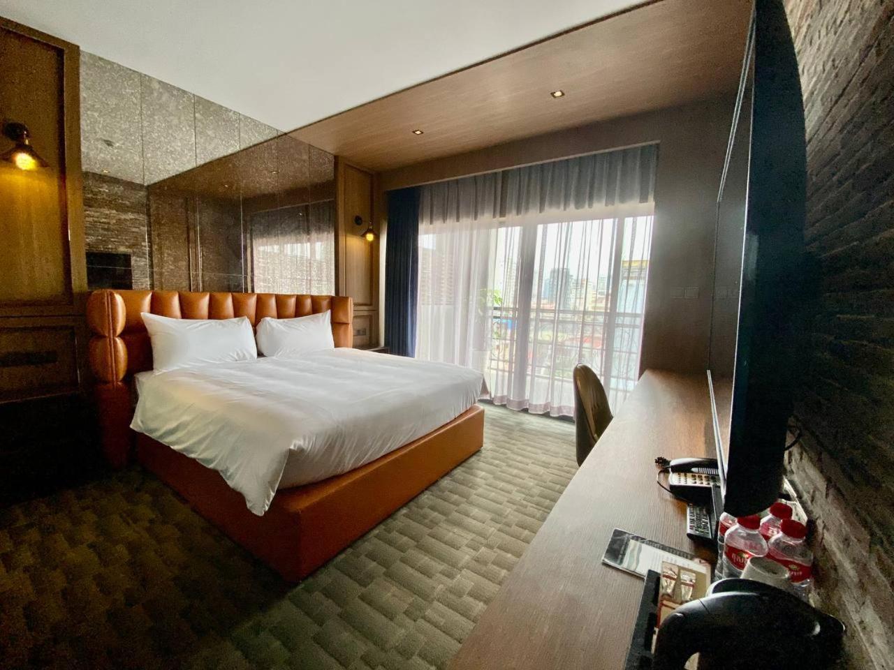 Check Inn Phnom Penh Bkk1 Экстерьер фото
