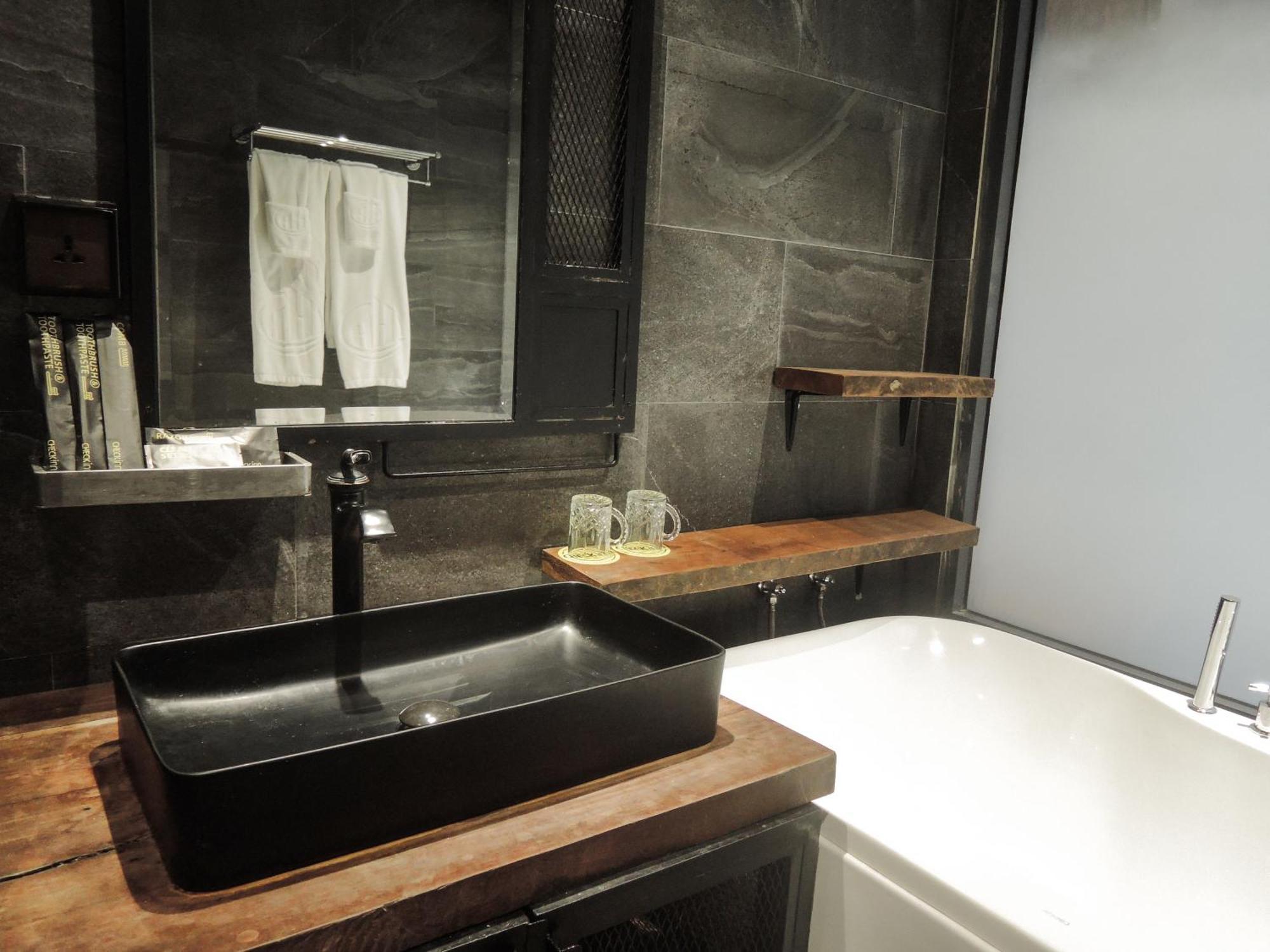 Check Inn Phnom Penh Bkk1 Экстерьер фото