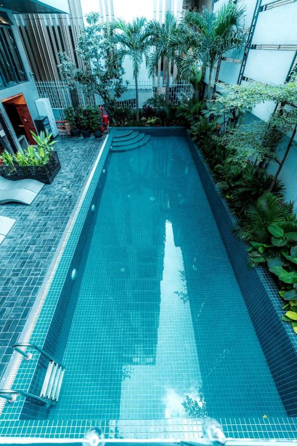 Check Inn Phnom Penh Bkk1 Экстерьер фото